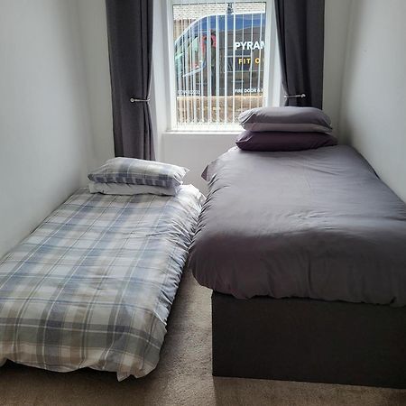 Central 2-Bedroom Bunglow With Double Sofa Bed Карнусти Экстерьер фото